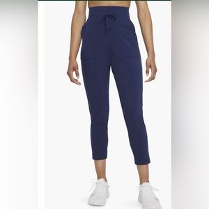 Nike Bliss Luxe 7/8 Dri-FIT Women's Training Pants